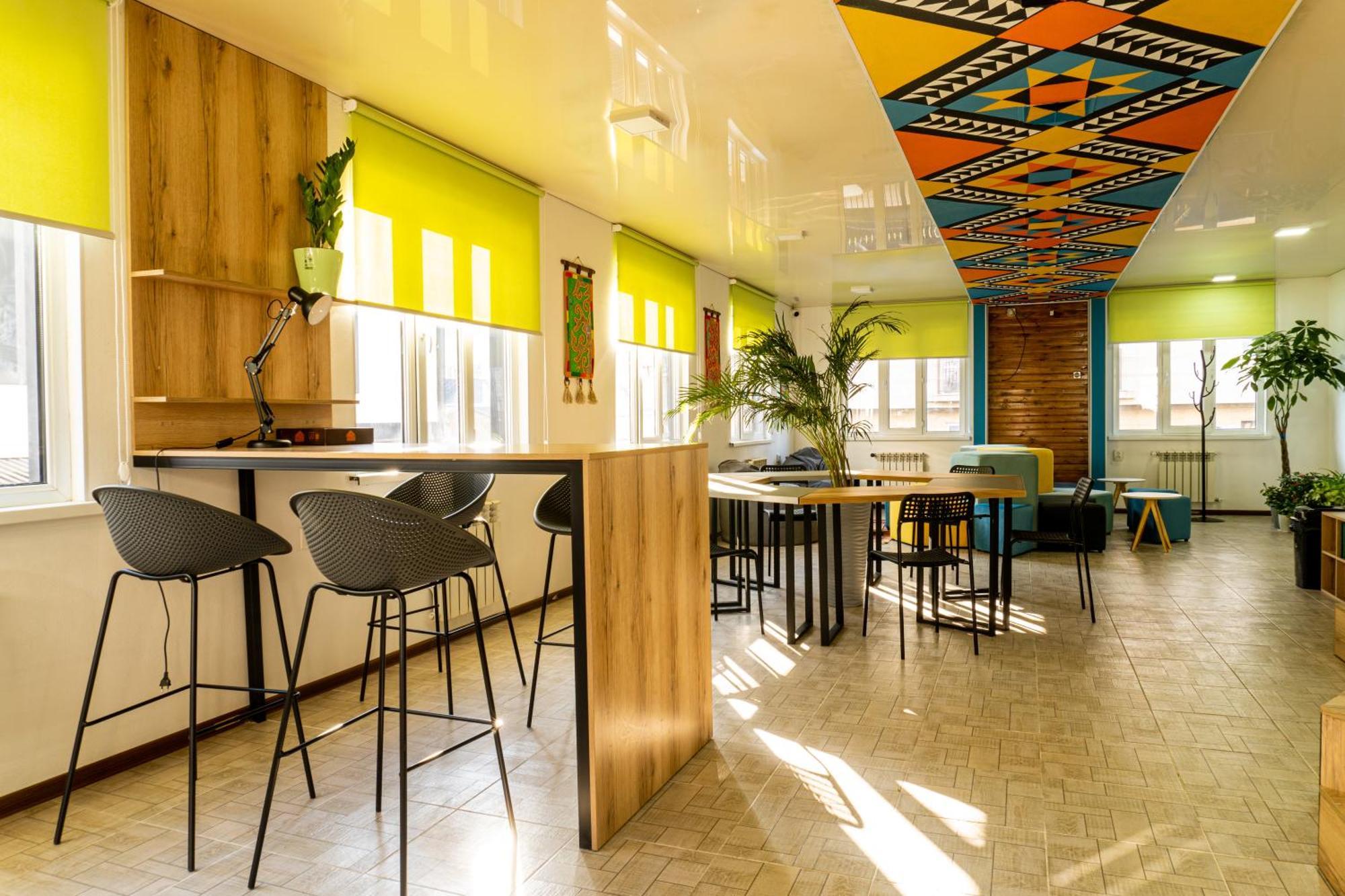 People Hostel & Coworking Bishkek Exterior foto