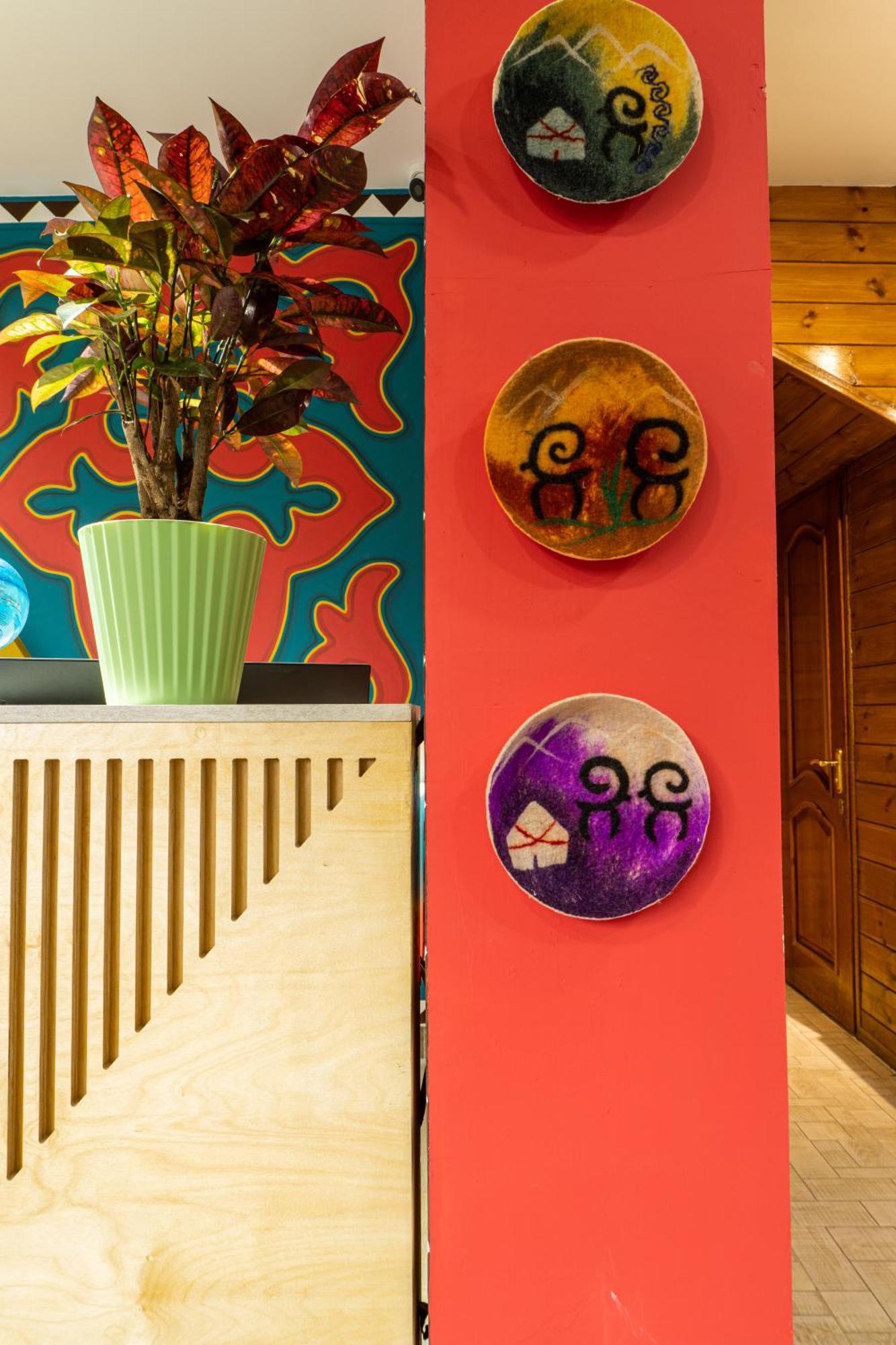 People Hostel & Coworking Bishkek Exterior foto
